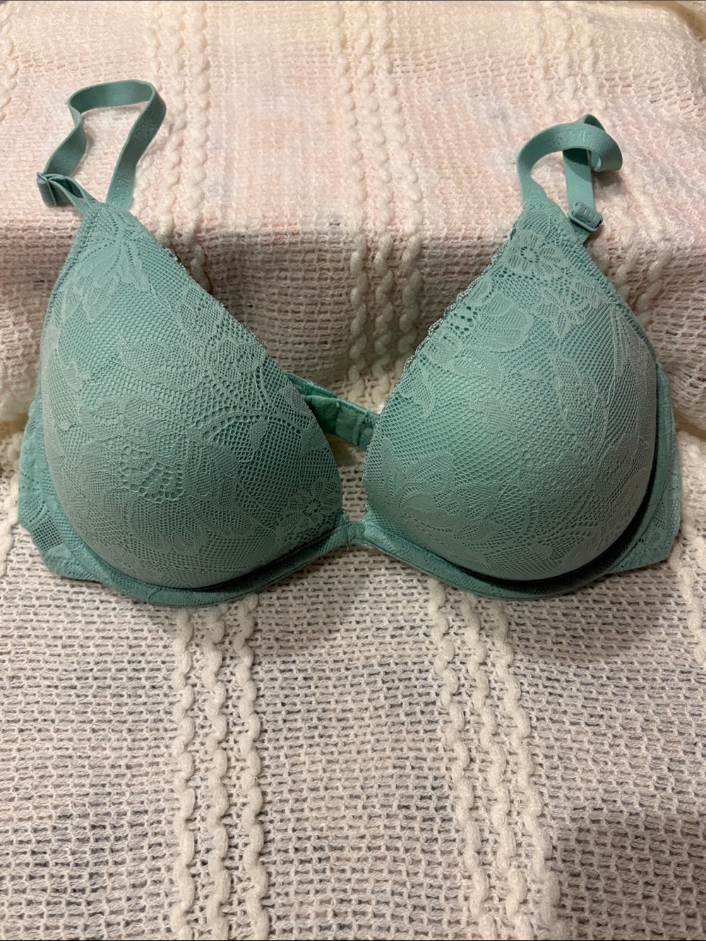 Adore Me Maren Push Up Lace-Overlay T-Shirt Bra in Mint 36B